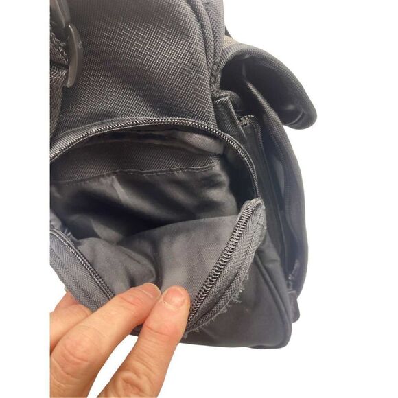 Eddie Bauer black baby bag and Columbia baby mat - Picture 7 of 10